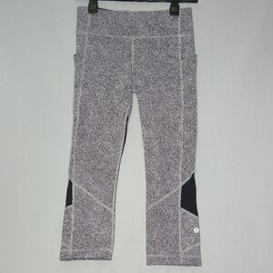 Lululemon Pace Rival Crop Back Zip Pocket White/Black Style W6ABPS size 6